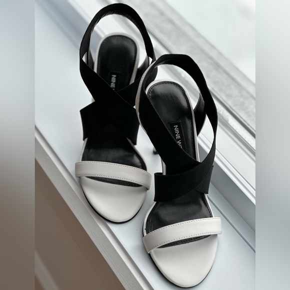Nine West sandals black and white / size 6.5 / Brand New - Picture 3 of 3